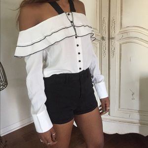 White and black blouse perfect for the night out