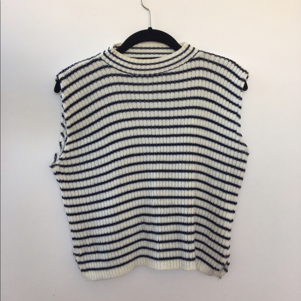 Asos: Sleeveless crop sweater