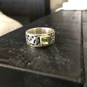 Sterling silver Brighton band with green gemstone