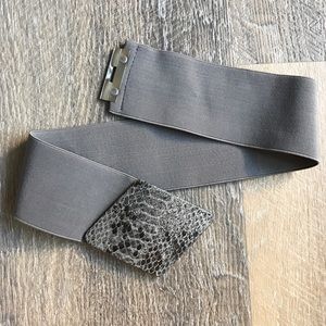 Elastic Belt with Faux Snakeskin Buckle