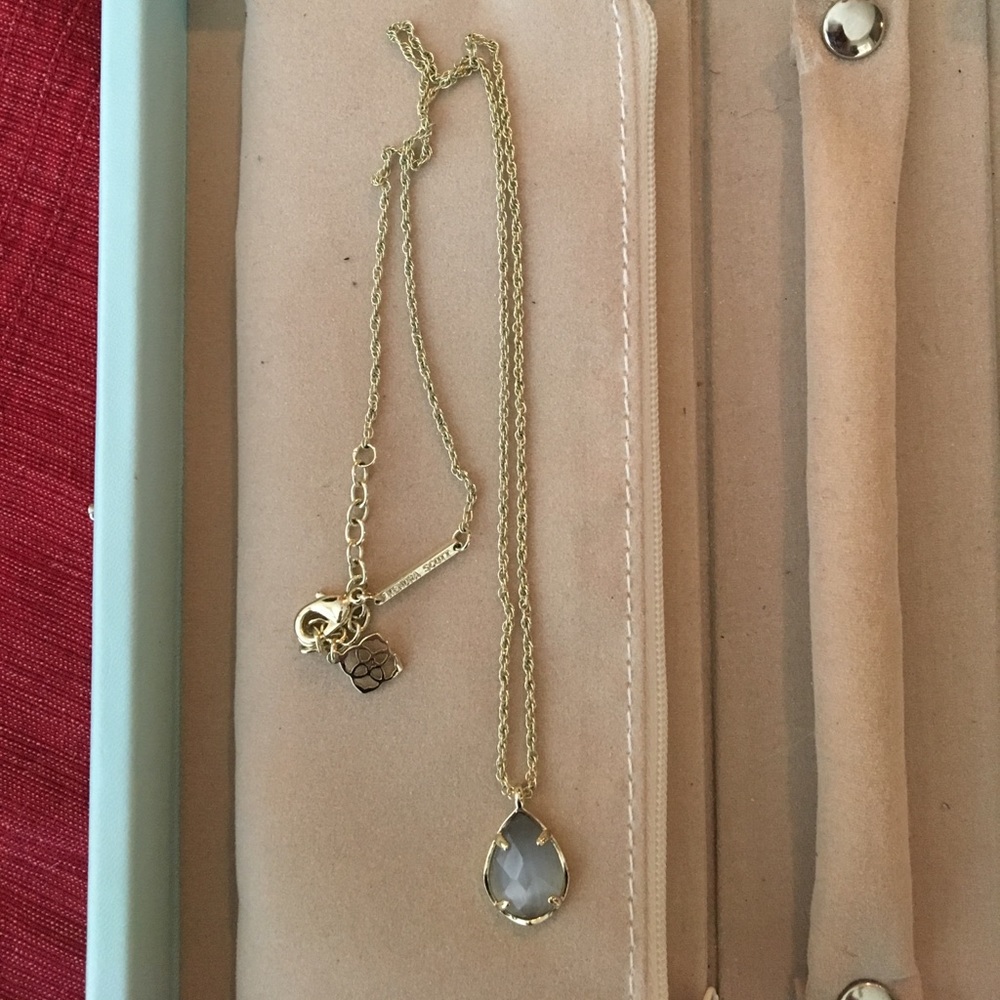 Kendra Scott Slate necklace