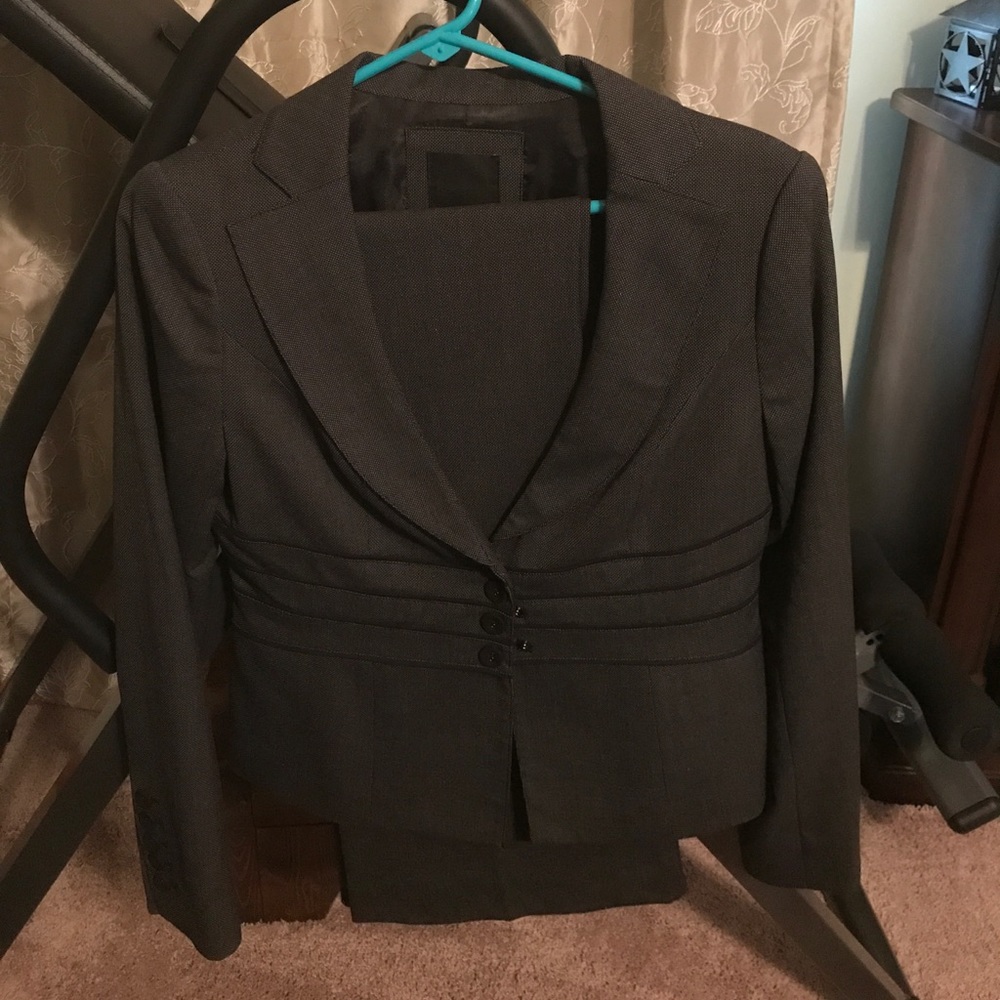The Limited pant suit. Size 4. Excellent condition