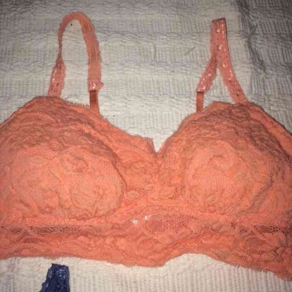 Bralettes - Picture 3 of 4