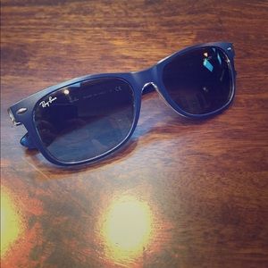 Ray-Ban New Wayfarer Sunglasses (Blue)