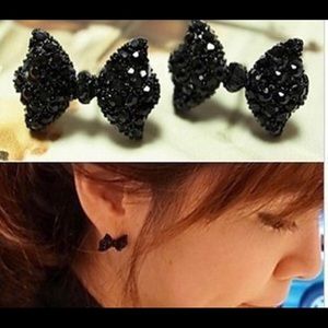 Bow earrings
