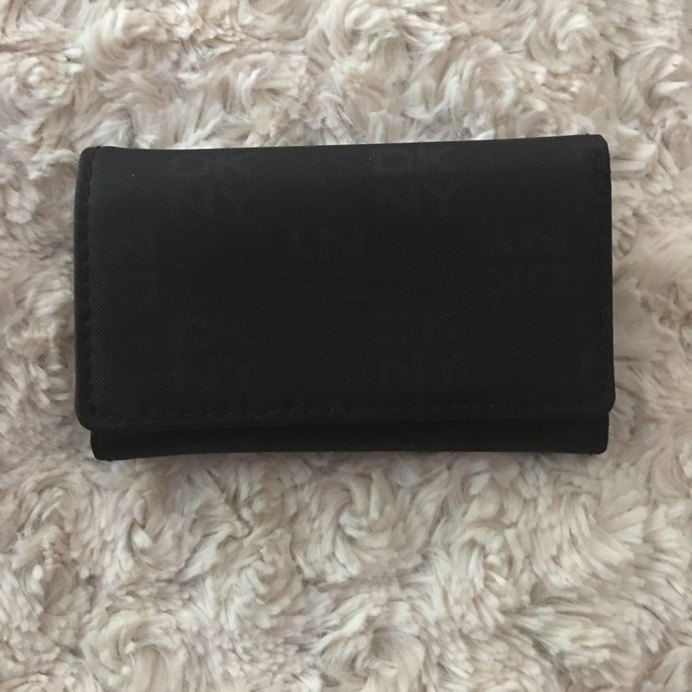 Dkny key holder / wallet
