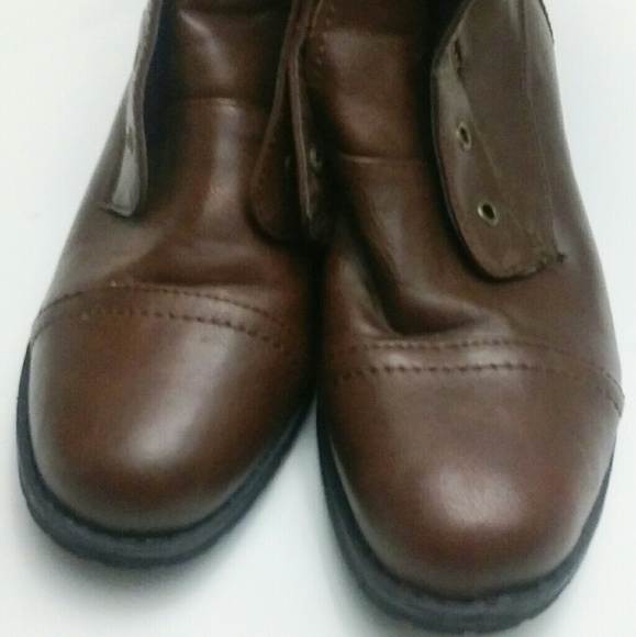 Boots 🔵 - Picture 3 of 4