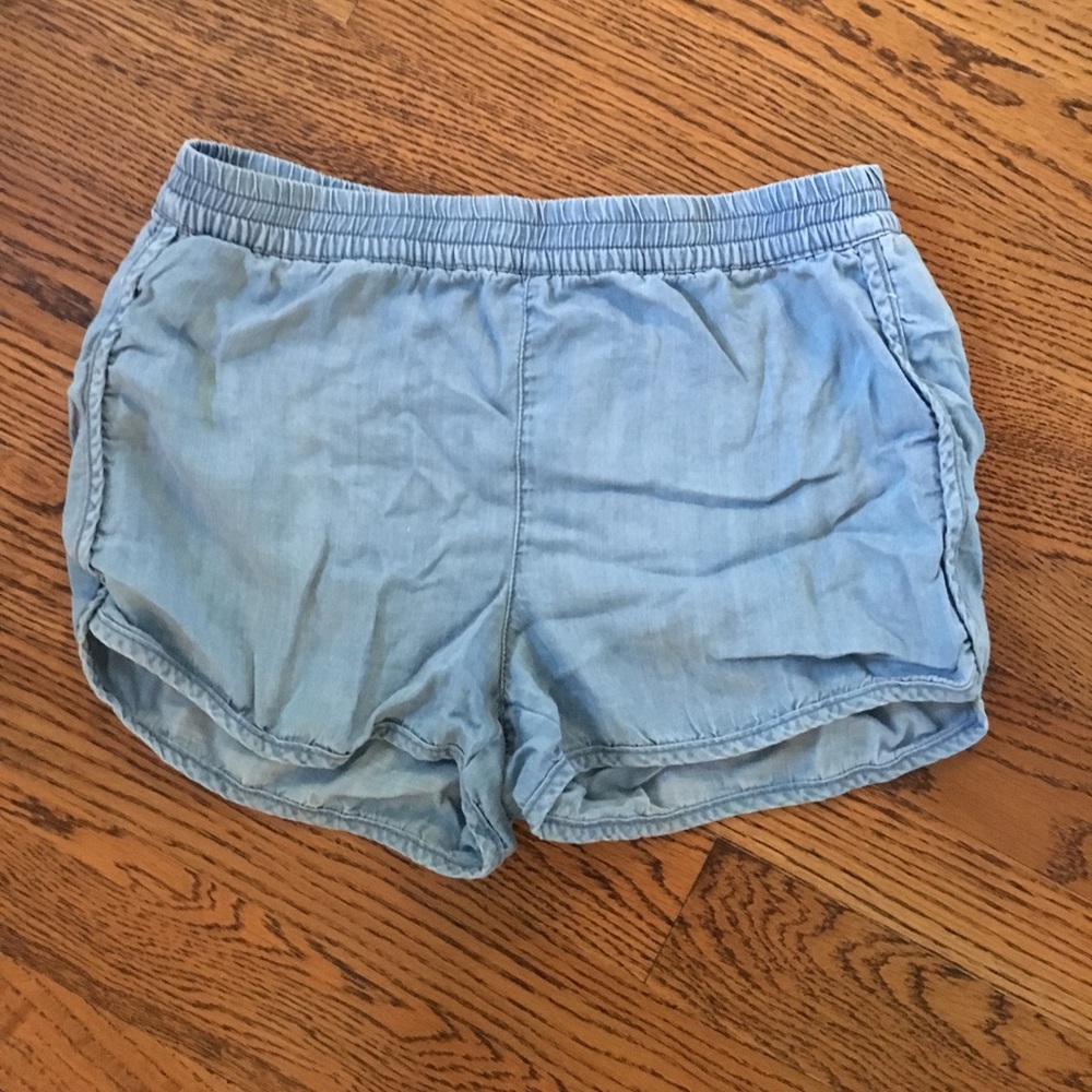 Cute chambray blue Jean shorts from Urban