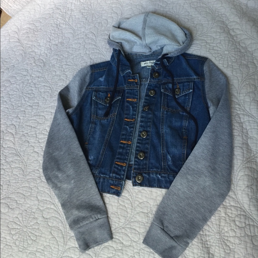 JEAN JACKET WITH SWEATSHIRT SLEEVES/HOOD