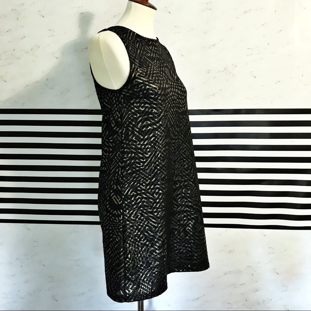 Black and gold textured dress - Picture 3 of 8