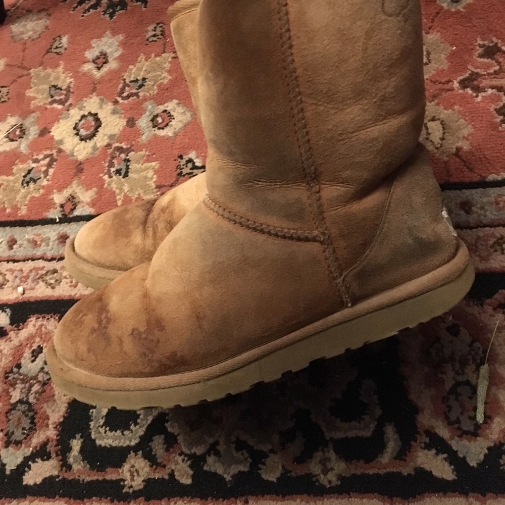 uggs - Picture 2 of 4