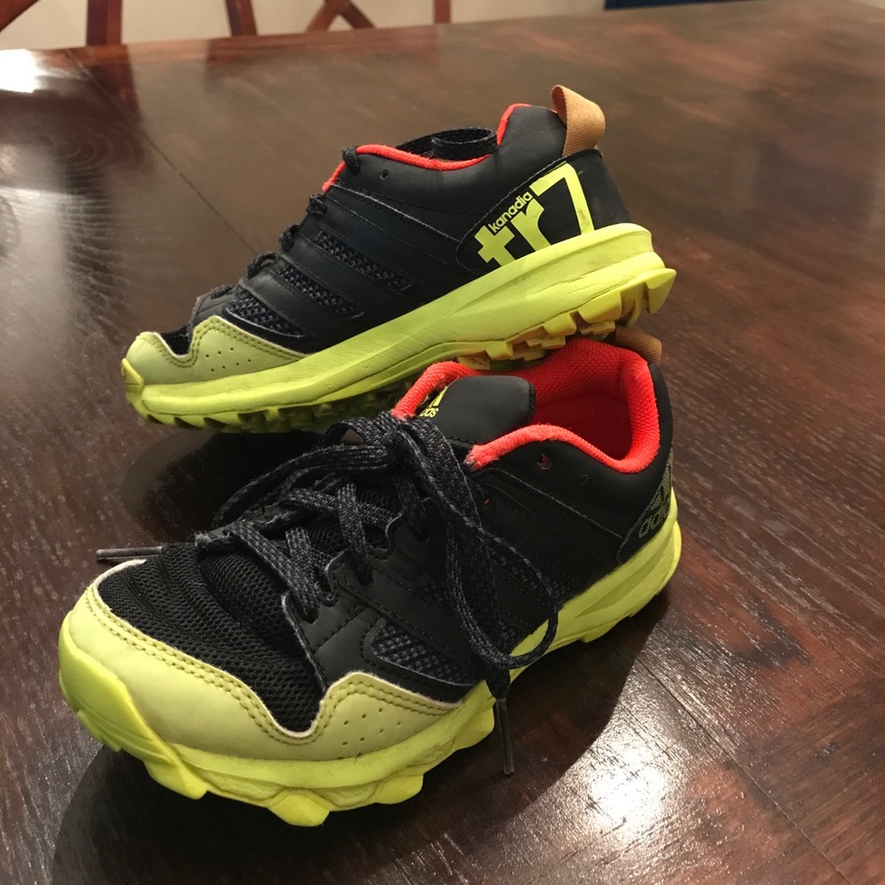 Kanadia Adidas Shoes