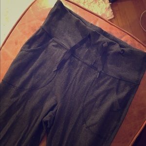LULULEMON slouchy yoga pants - dark grey