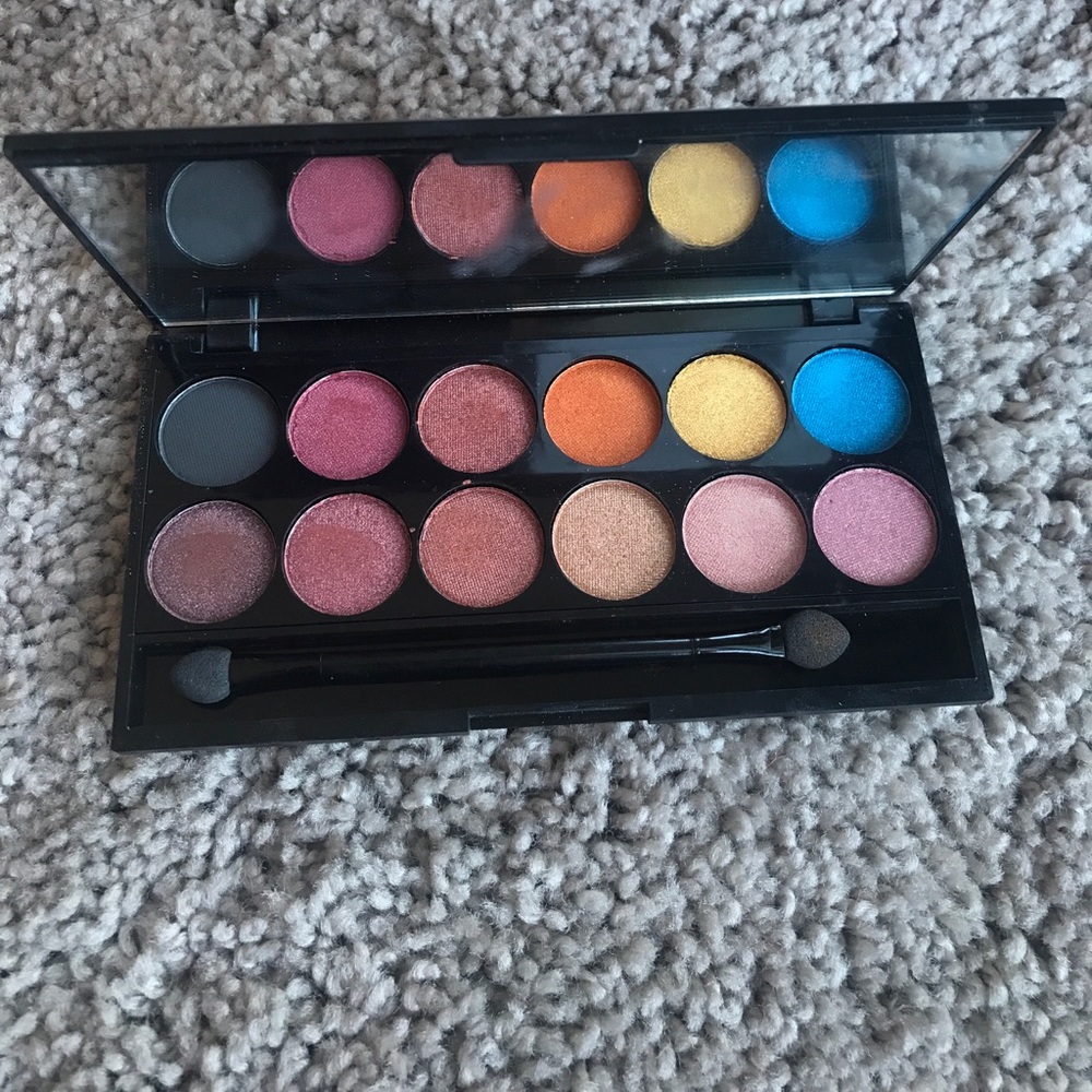 Sleek eyeshadow palette