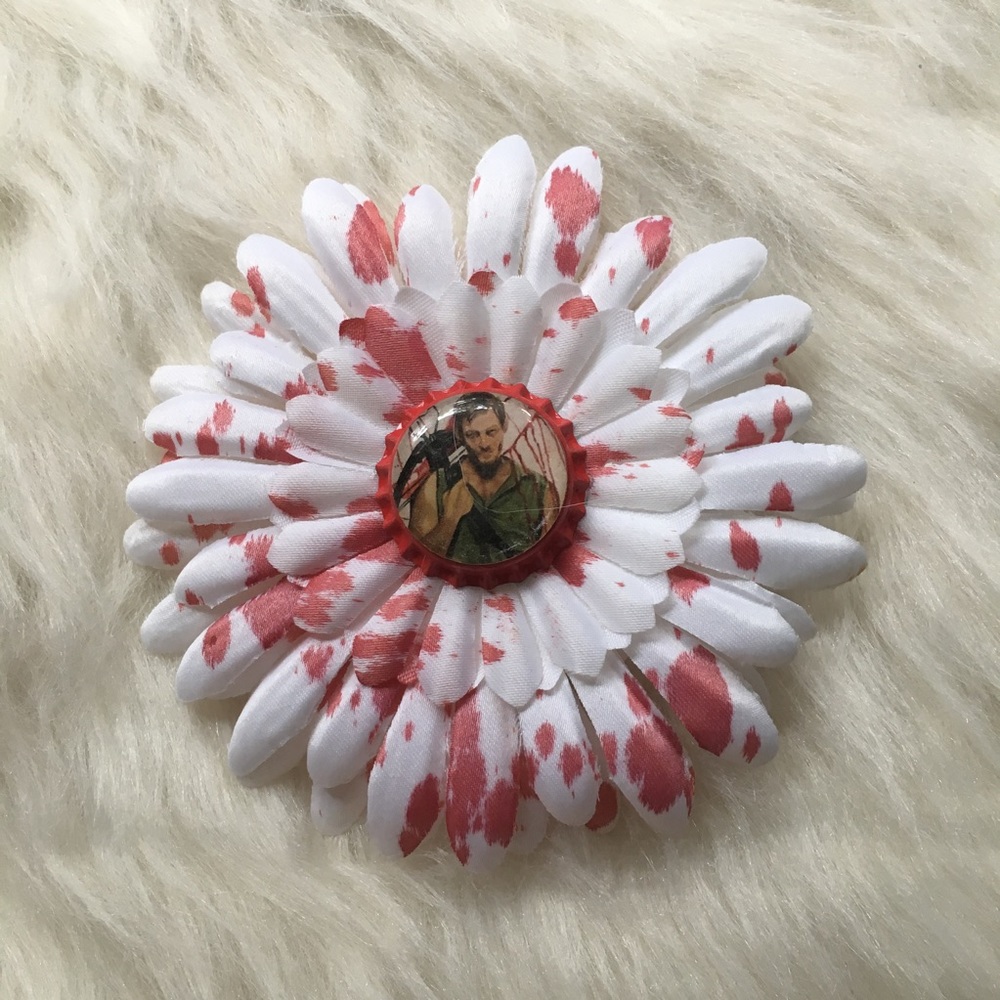 CLOSET CLOSING Daryl Dixon flower hair clip