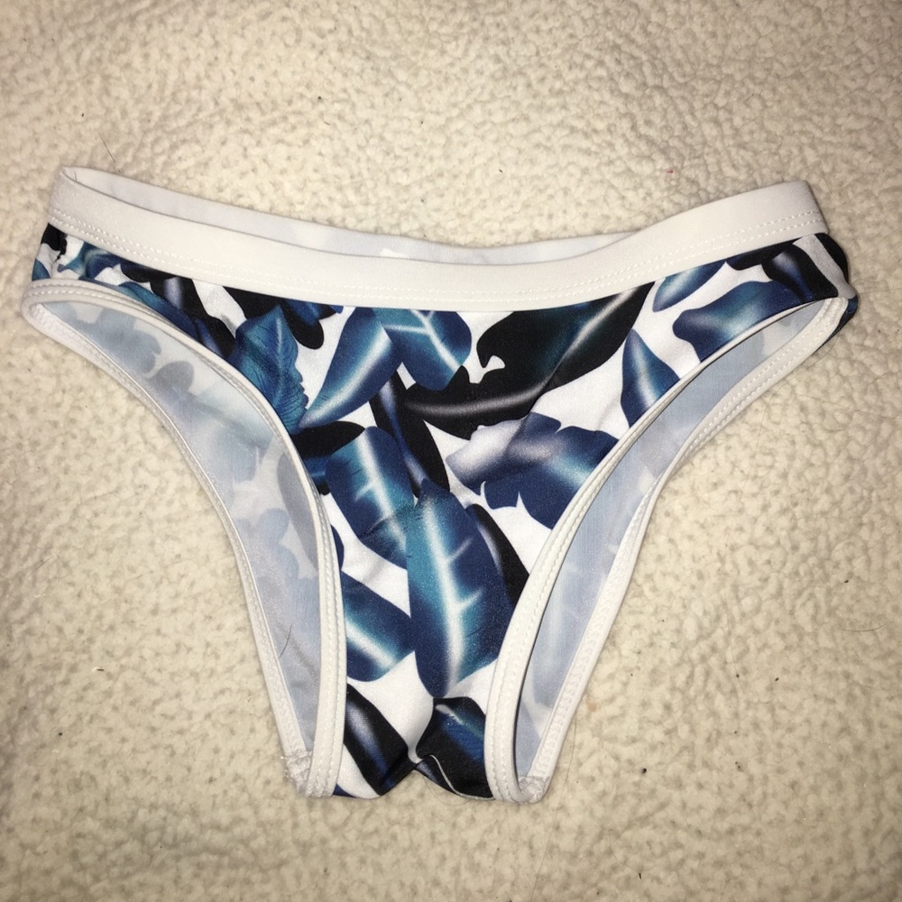 Blue leaf print bikini bottoms