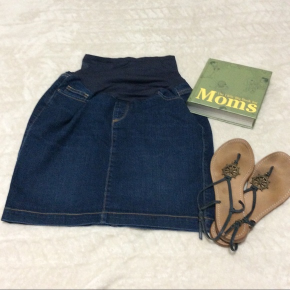 ADD TO YOUR BUNDLE: Old Navy Maternity Denim Skirt Size 6 - Picture 1 of 5