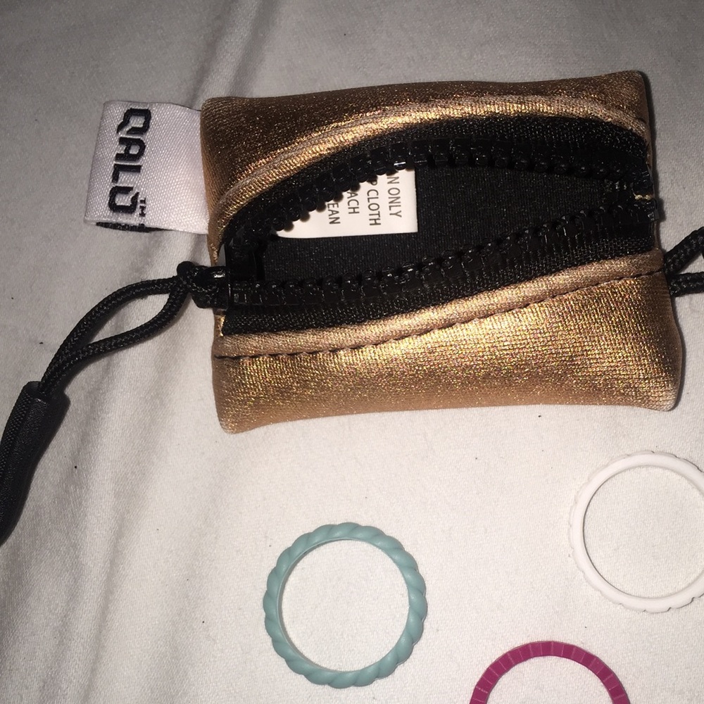 Qalo Rings with Case