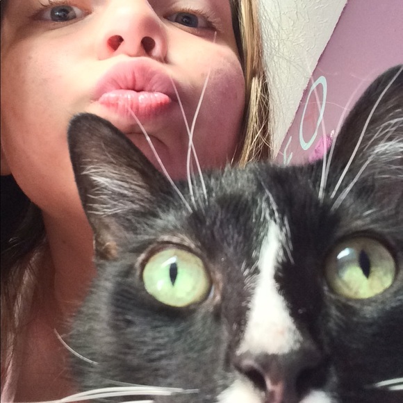 Meet your Posher, Ricky - Picture 3 of 4