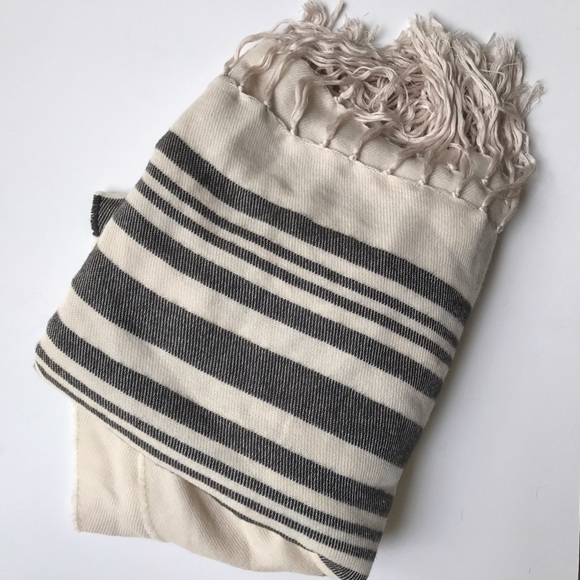 Super soft striped oversized tassel scarf - Picture 2 of 2