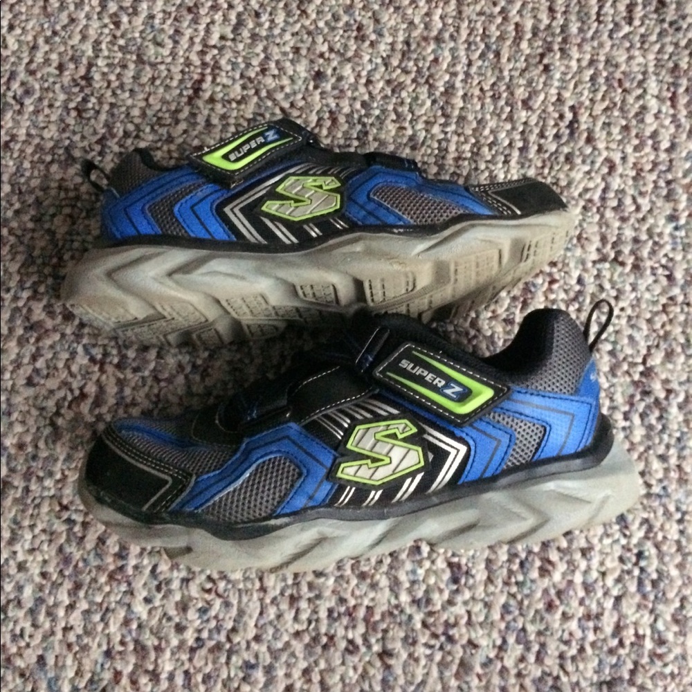 ✏️Back to school sale✏️- Skechers 4-Velcro shoes📚 - Picture 2 of 7