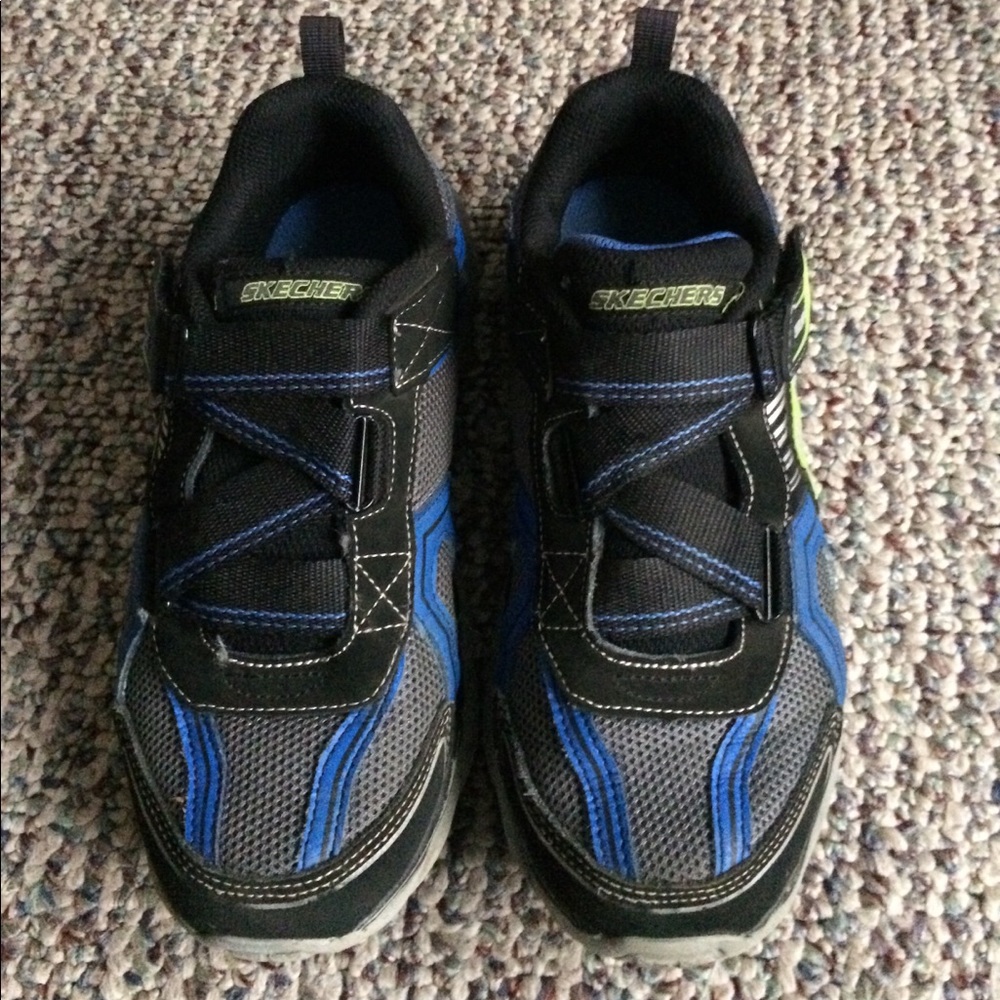 ✏️Back to school sale✏️- Skechers 4-Velcro shoes📚 - Picture 3 of 7