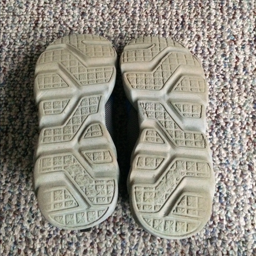 ✏️Back to school sale✏️- Skechers 4-Velcro shoes📚 - Picture 4 of 7