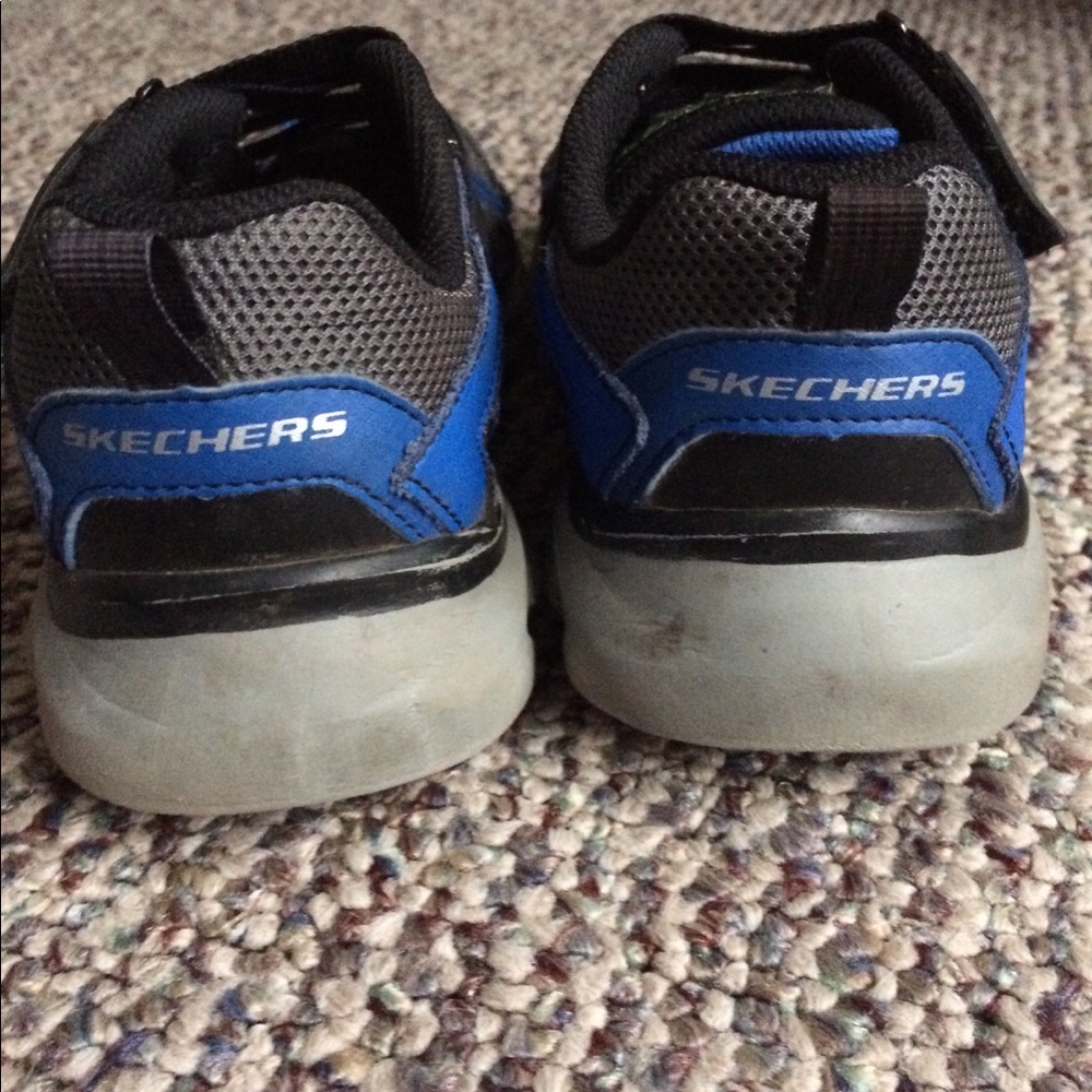 ✏️Back to school sale✏️- Skechers 4-Velcro shoes📚 - Picture 5 of 7