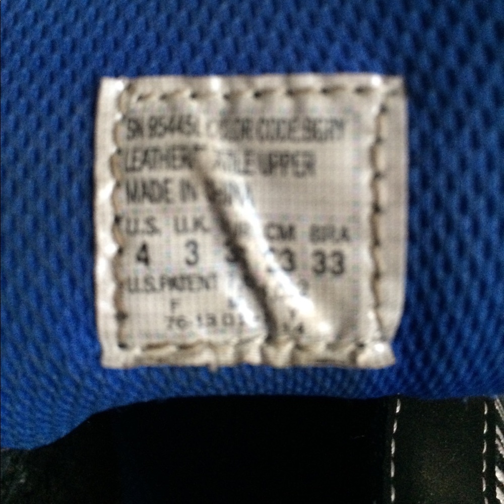 ✏️Back to school sale✏️- Skechers 4-Velcro shoes📚 - Picture 6 of 7