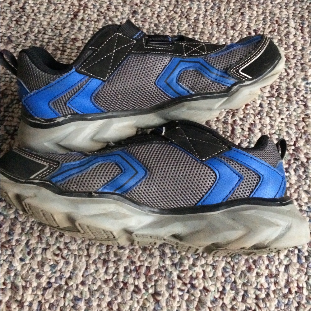 ✏️Back to school sale✏️- Skechers 4-Velcro shoes📚 - Picture 7 of 7