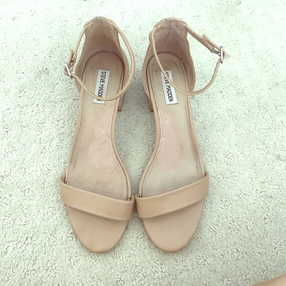 Steve madden ankle strap mid heel sandal 2in heel