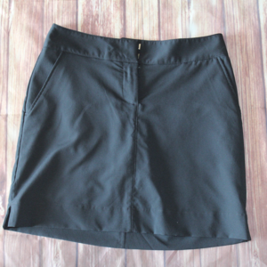 Under Armour SKort Size 6 Loose