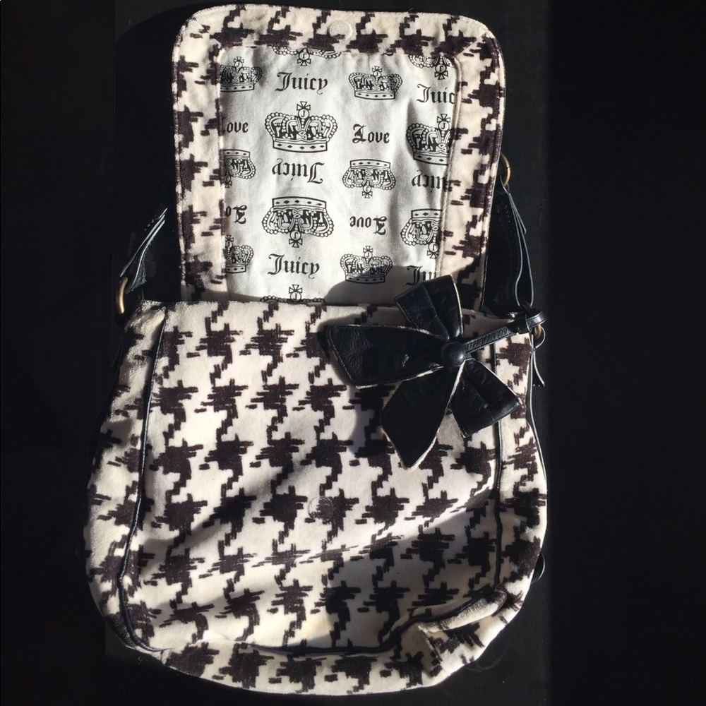 Juicy Couture 2010 over the shoulder bag.
