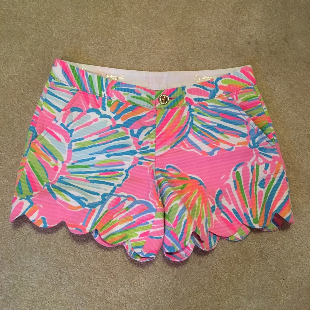 Women's Lilly Pulitzer scalloped shorts