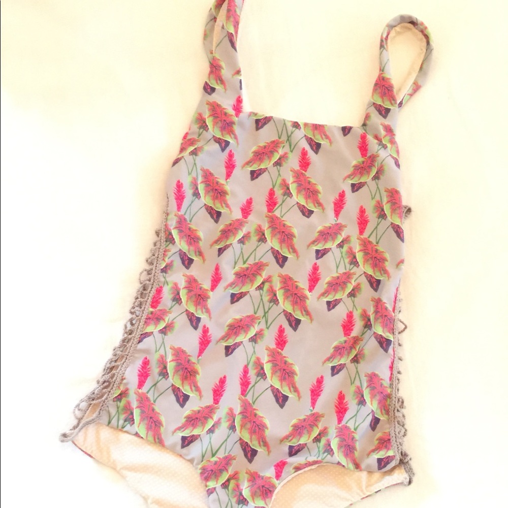 ACACIA VINTAGE HAWAIIAN BORDEAUX