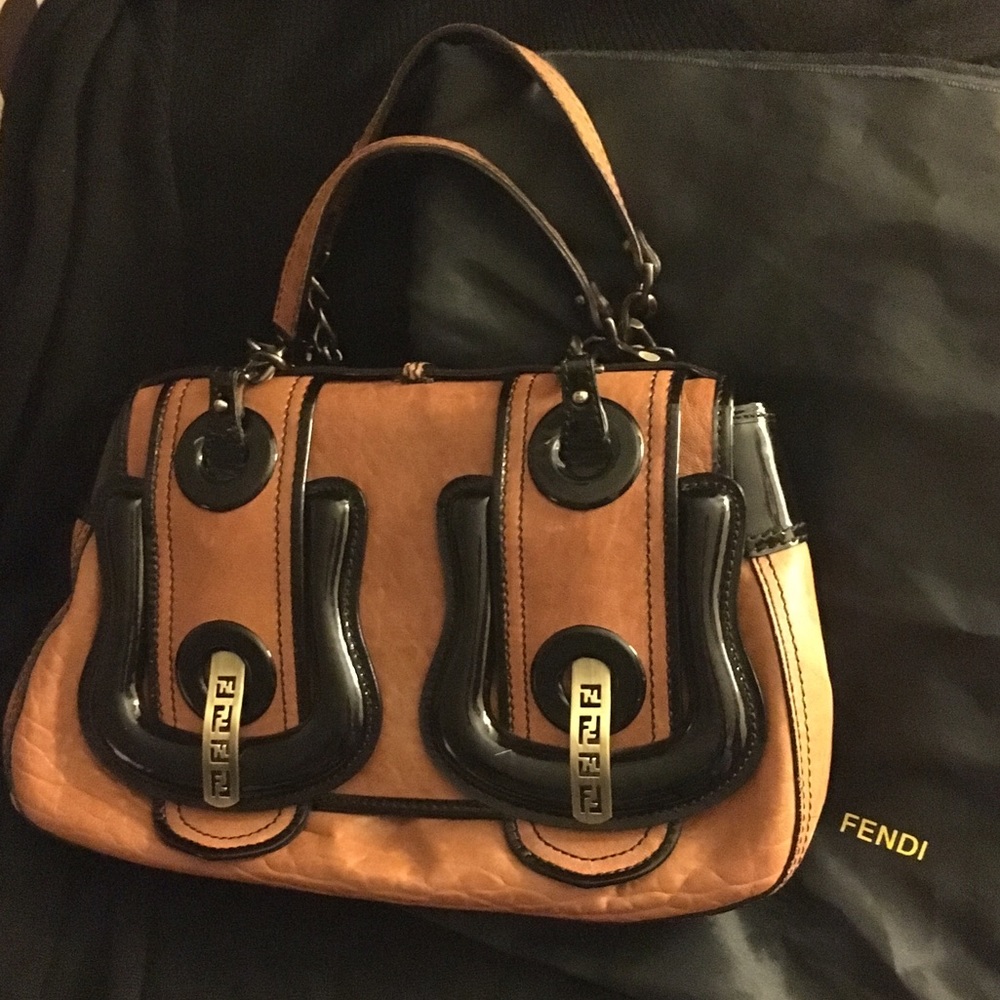 Fendi Borsa Nappa leather buckle bag（9”H 13”L3.5w)