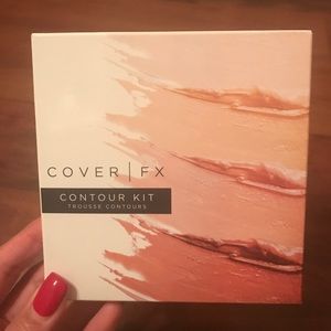 Cover fx highlight and contour kit