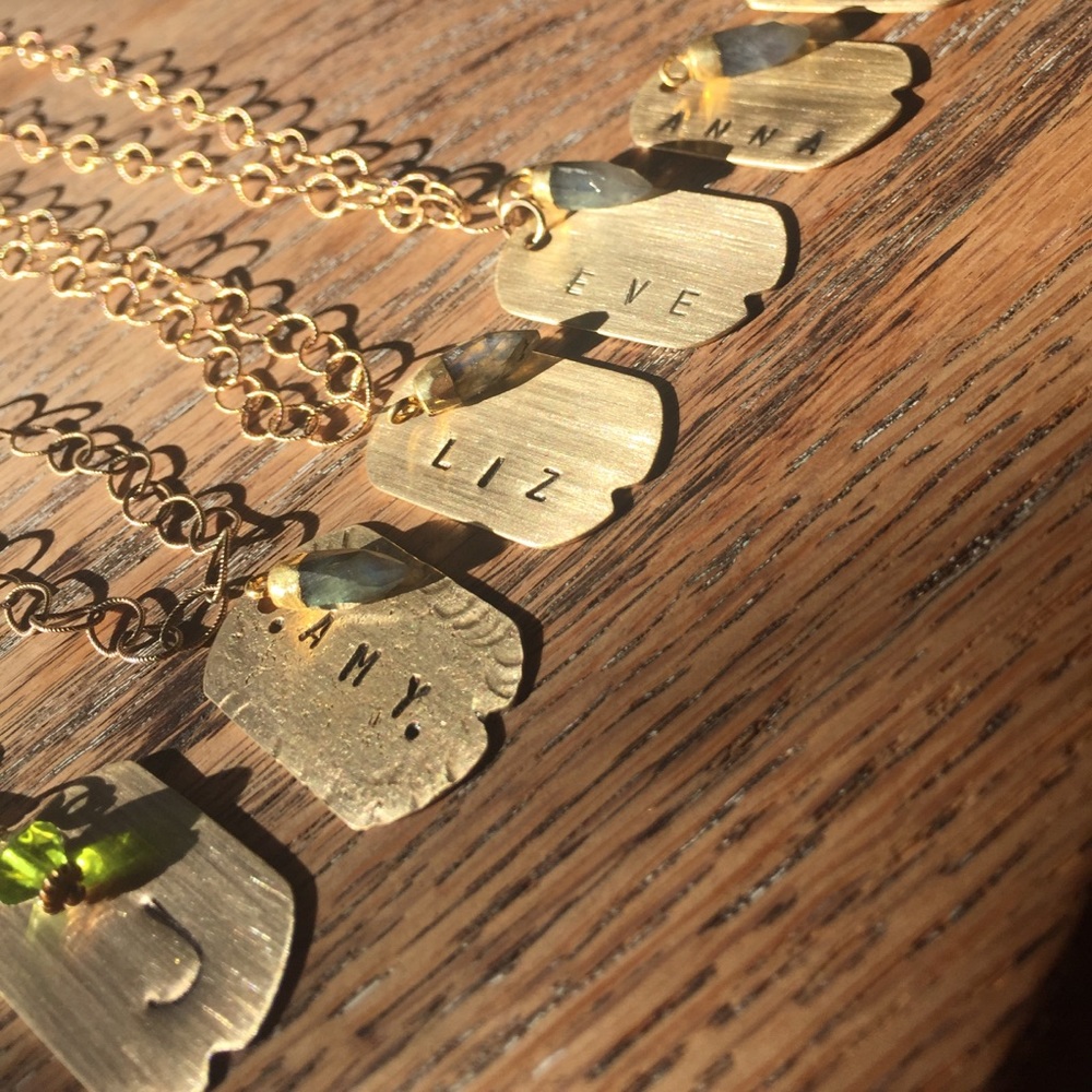 Personalized Dog tag necklace with gemstone charm - Picture 4 of 8