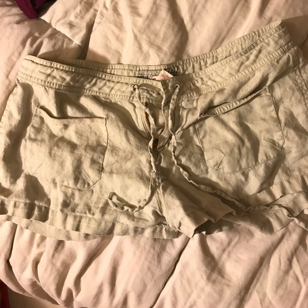 Guess khaki shorts