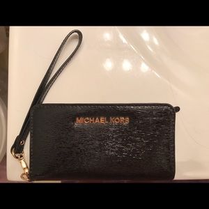 Michael Kors jet set black  smartphone wristlet