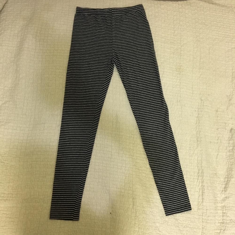 Black/grey stripe leggings