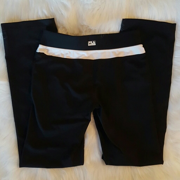 Yoga pants size 14 like new EUC - Picture 3 of 4