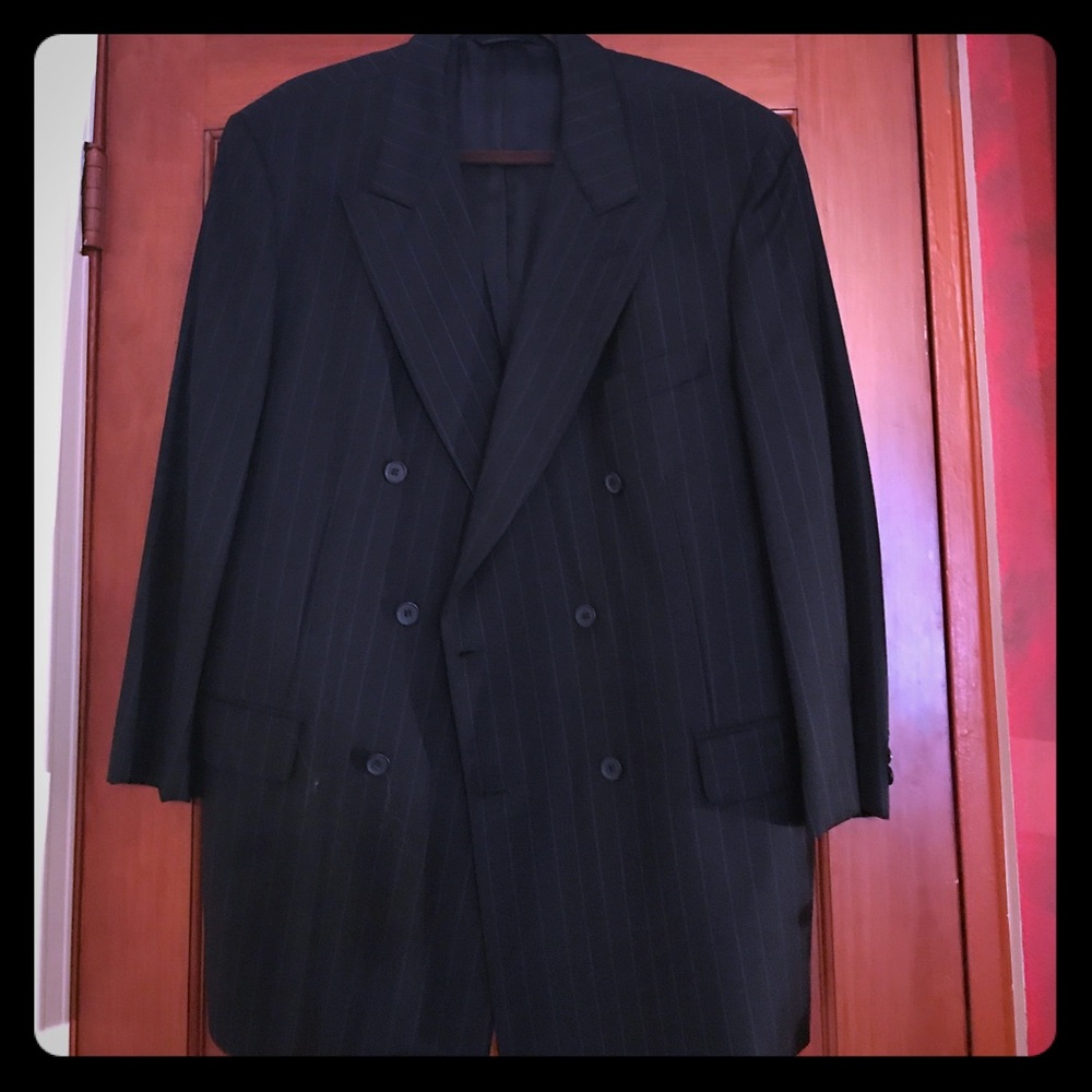 Suit from G. Valentino, made in Italy, size 54.