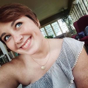 Meet your Posher, Adrianne