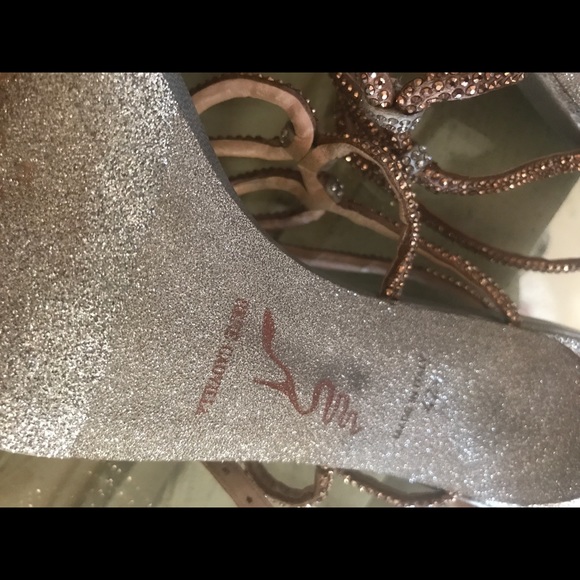 Size 11, Rene Caovilla Rose Crystal Ankle Strap - Picture 5 of 8