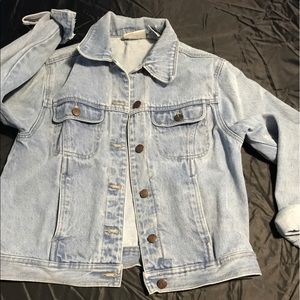 90s Denim Jacket ✨