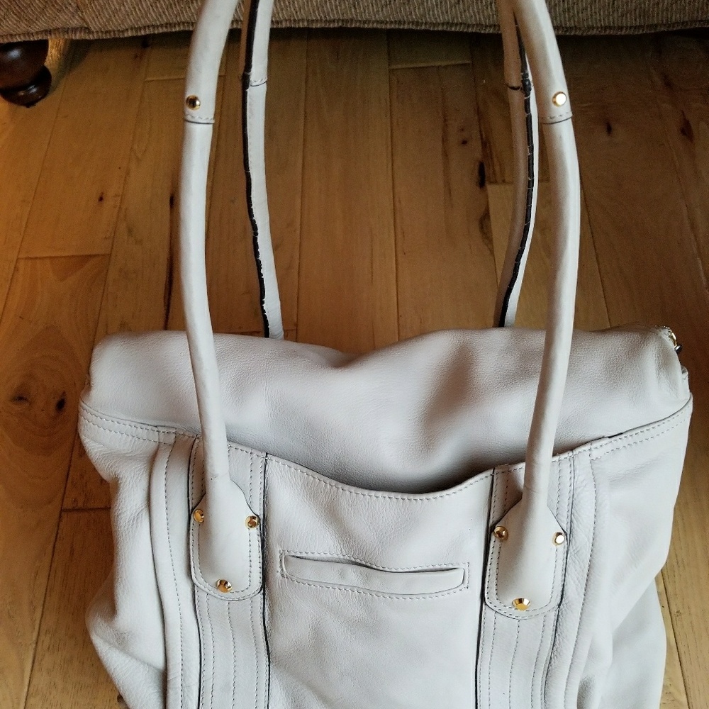 Handbag - Picture 2 of 5