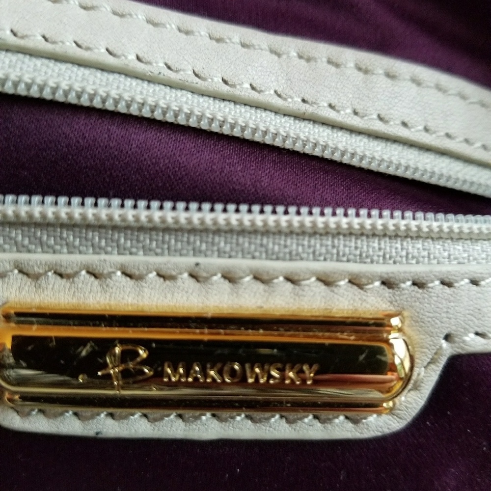 Handbag - Picture 4 of 5