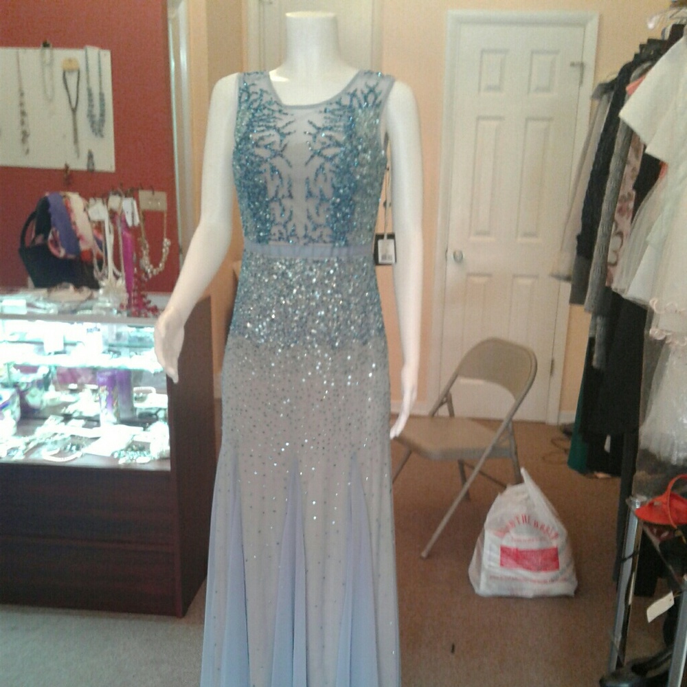 Adriana papel gowns