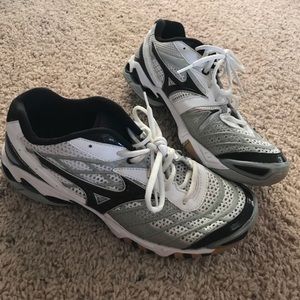 Mizuno volleyball shoes